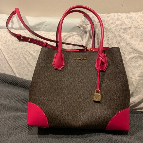 Michael Kors Handbags - Michael Kors Purse